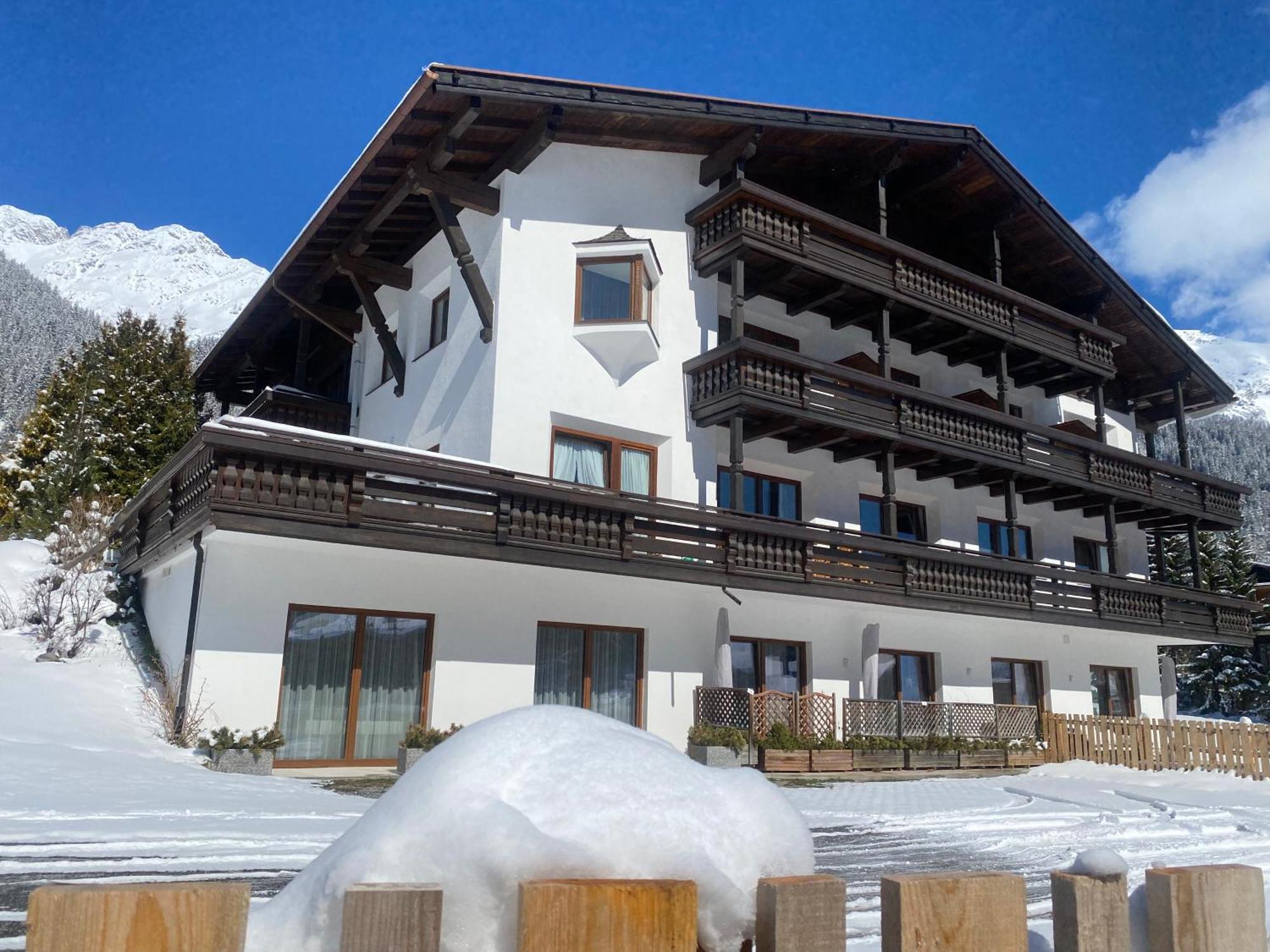 Quality Hosts Arlberg - Afoch Fei - Das Landhaus St Anton am Arlberg Eksteriør billede
